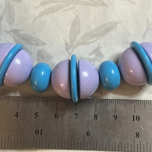 Vintage Chunky Monet Blue & Lavender Lucite Necklace EVC - Picture 8 of 8